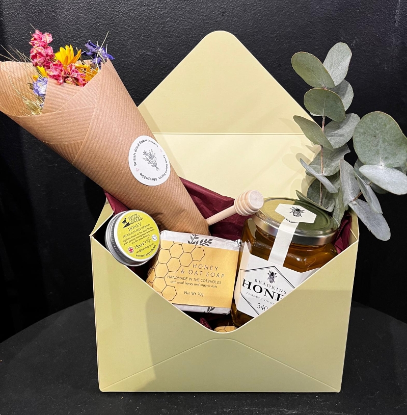 Honey hamper   helping the Bees