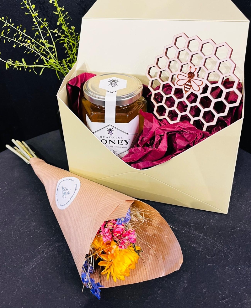 Honey hamper   helping the Bees