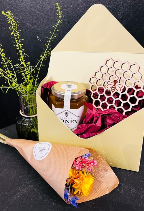 Honey hamper   helping the Bees